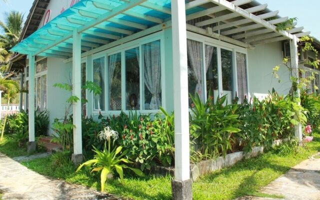 Coastal Village Beach Resort Phu Quoc