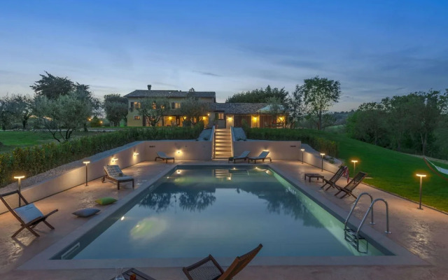 Tranquil Retreat With Valley Views