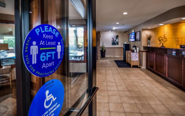 Best Western Lakewood Inn