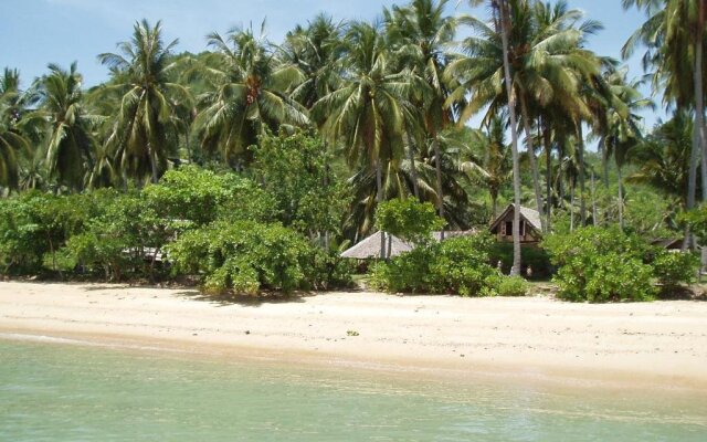 Lom' Lae Beach Resort