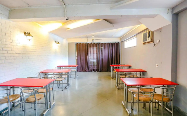 FabHotel Huda Sushant Lok