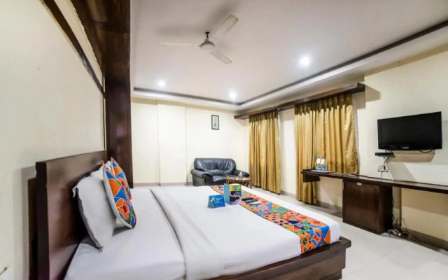 OYO 6648 Hotel Royal Residency