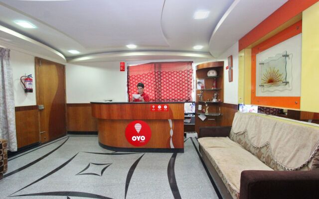 OYO Flagship 8252 Aayush Corporate Stays