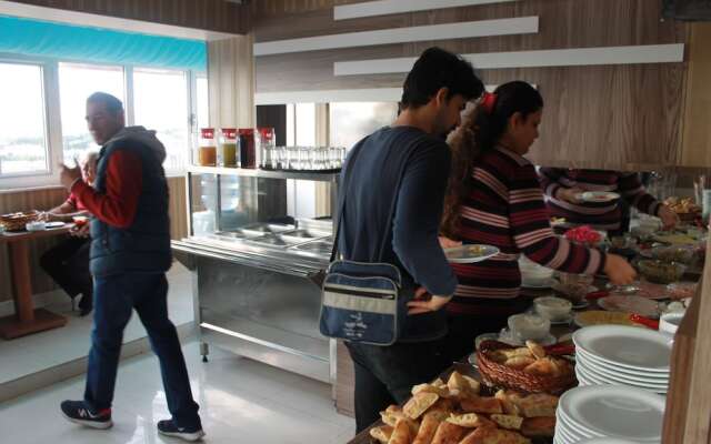 Riva Hotel