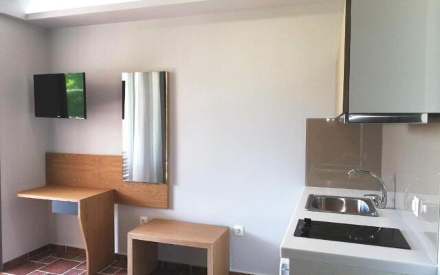 Sunshine Pool Apartment