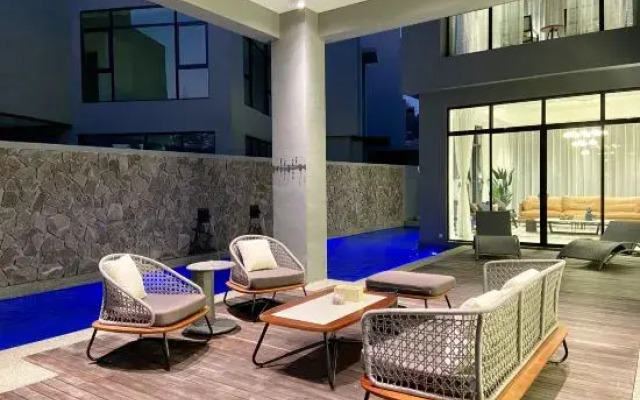 Molly Luxury Private Pool Bungalow @ Pantai Cenang