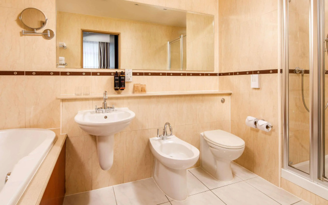 Holland House Hotel Cardiff By Sunday