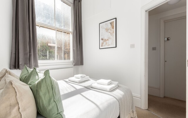Apartment In Kensington