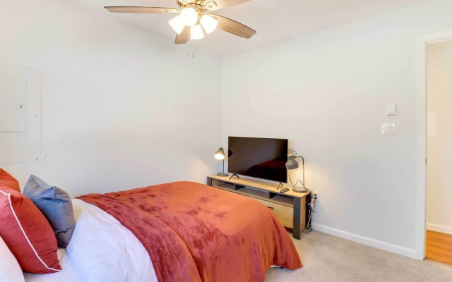 Modern Tobyhanna Home Near Lake Carobeth!