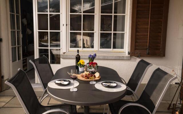 Chalet Spitzhorn - Your Peak Getaway - Private Terrasse & gratis Parkplatz