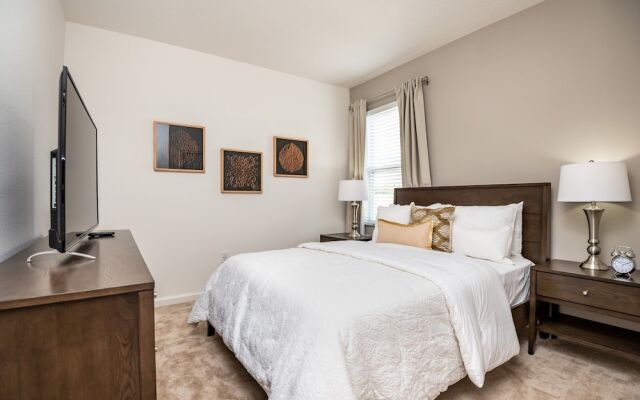 Solterra - 5212 Oakbourne Avenue