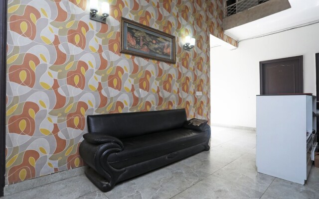 OYO 22270 Sky Inn