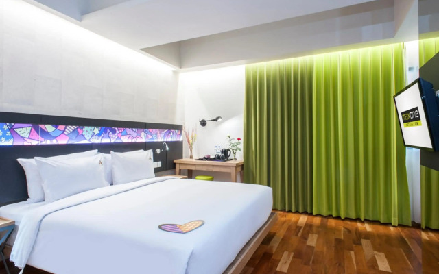MaxOneHotels at Dharmahusada - Surabaya