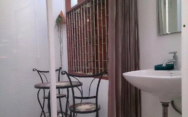 Baan Thit Guesthouse