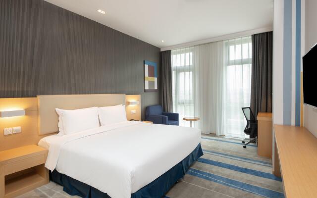 Holiday Inn Express Shanghai Pujiang by IHG