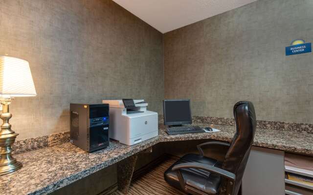 Days Inn by Wyndham Mitchell SD