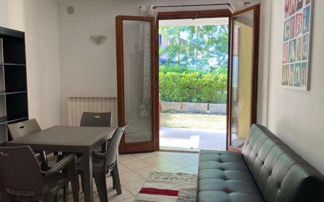 Apartment with Private Garden in Residence with Pool
