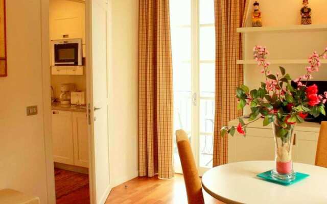 Elegant Apartment in Meina With Lake View