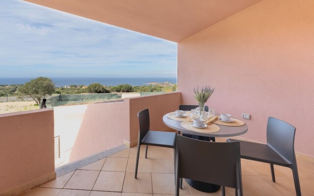 Residence with pool in Isola Rossa