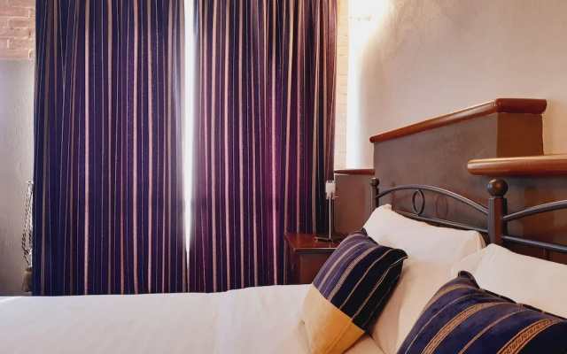Red Wine - Guest House