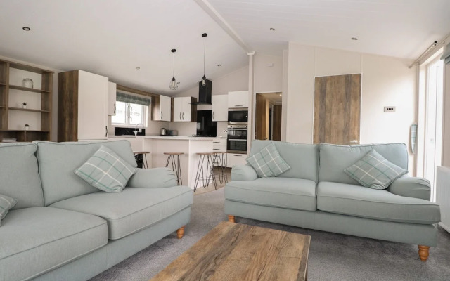 Lodge at Chichester Lakeside