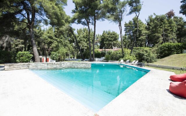 Villa Iris in Sani by JJ Hospitality