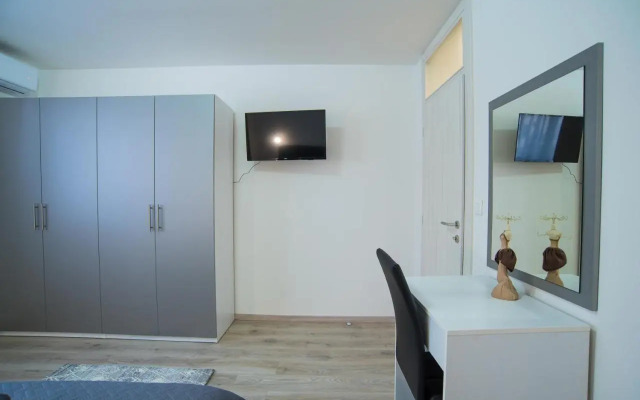 Too Sweet Apartment 1