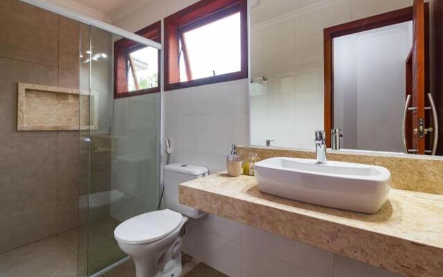 Casa Andorinha com 3 quartos com ar e piscina