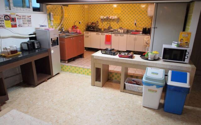 Shinchon Hostel