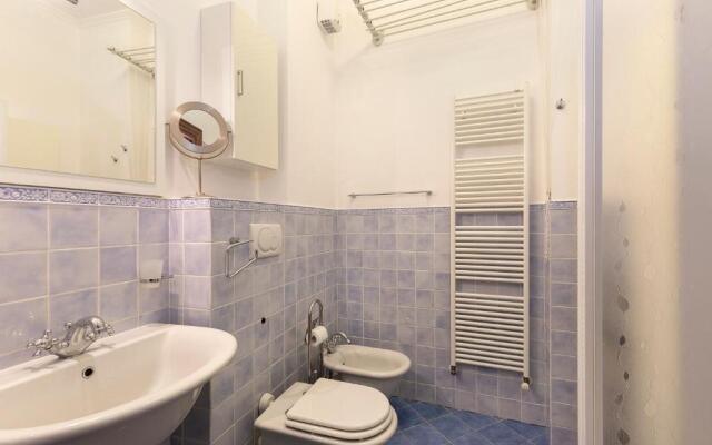 Dolfin - Nel Centro di Stresa - by Impero House