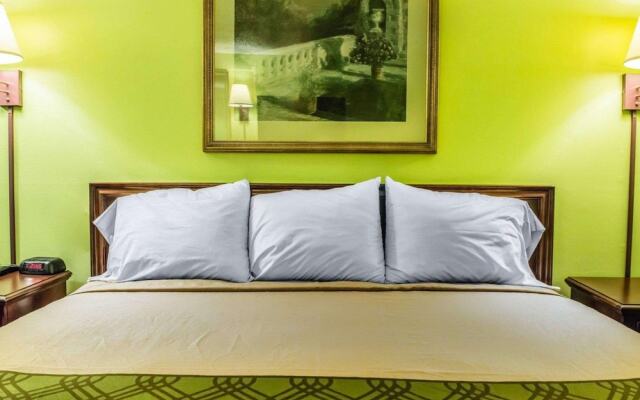 Econo Lodge Pittsburgh