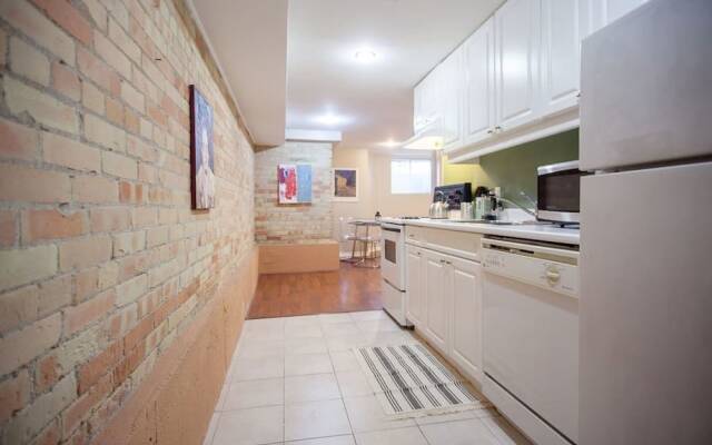 Grand Forest Hill 2BR Hideaway