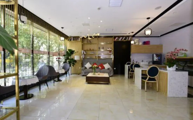 Longchen Holiday Inn (Shanghai Ruijin Hospital Yongjia Road Branch)