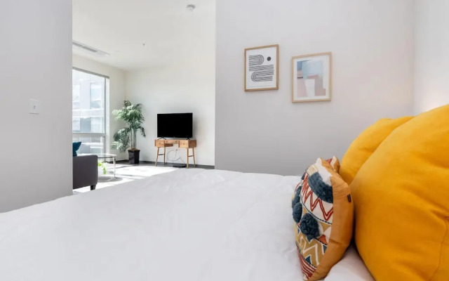 New & Modern  Lux City Escape