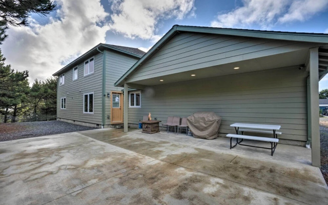Spacious Bandon Getaway - 2 Blocks to Ocean!