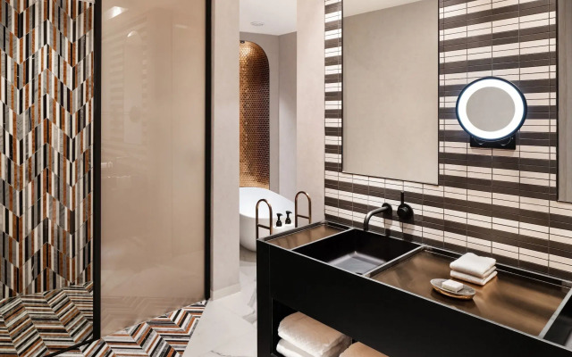 Paragraph Freedom Square, A Luxury Collection Hotel, Tbilisi