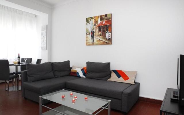 Comfortable and Central Apartment Cascais