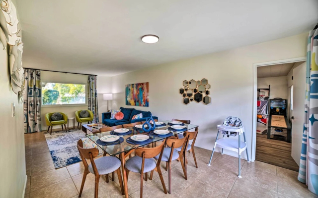 Spacious Riverside Home w/ Game Room & Yard