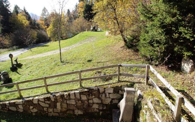 Wooden chalet in Pieve Tesino with garden