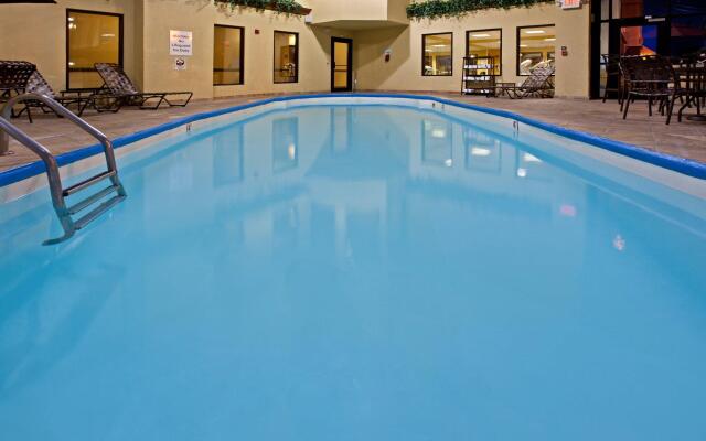 HOLIDAY INN EXPRESS & SUITES INDIANAPOLIS - EAST by IHG