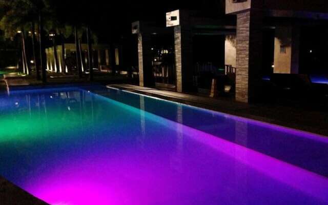 Beach Condos Pico De Loro Hamilo Coast