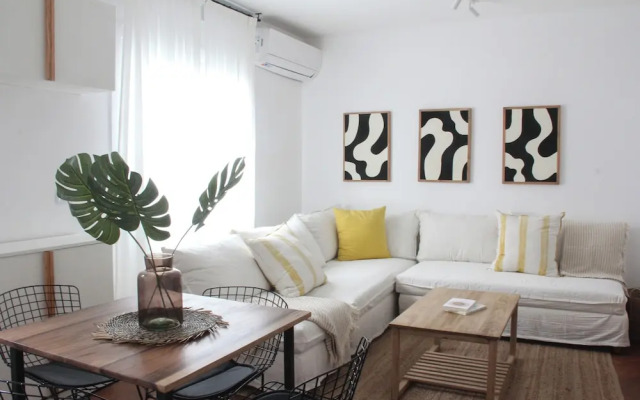 Hestia at Pellegrini 27