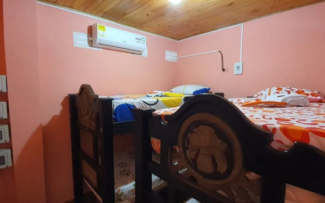 Hostal Happy Day - Hostel