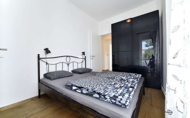 Maja Superior Apartment with Balcony