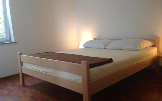 Apartment and Studio Jelušić