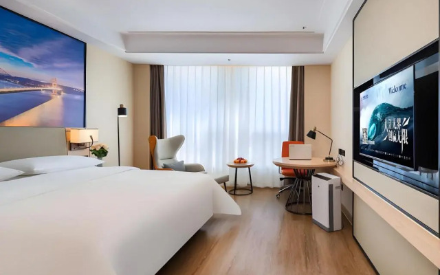 Vienna International Hotel (Luyi Passenger West Station)