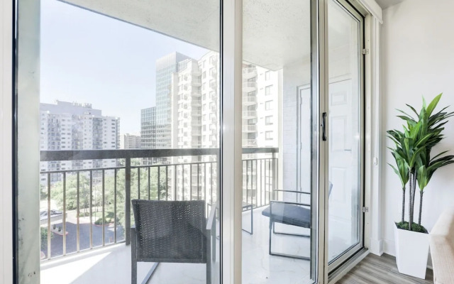 Elegant 2BR Apartment - Minutes to D.C.