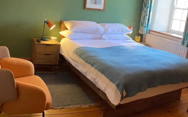 Riverside B & B