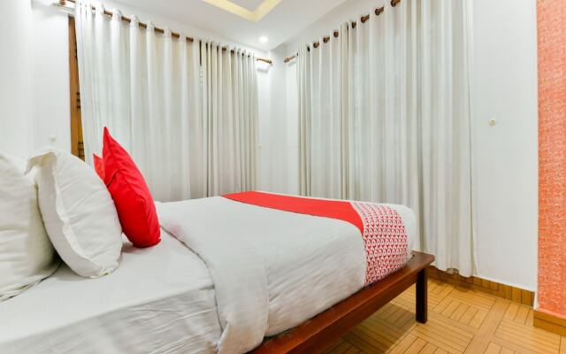 OYO 16711 Malabar Plaza Inn