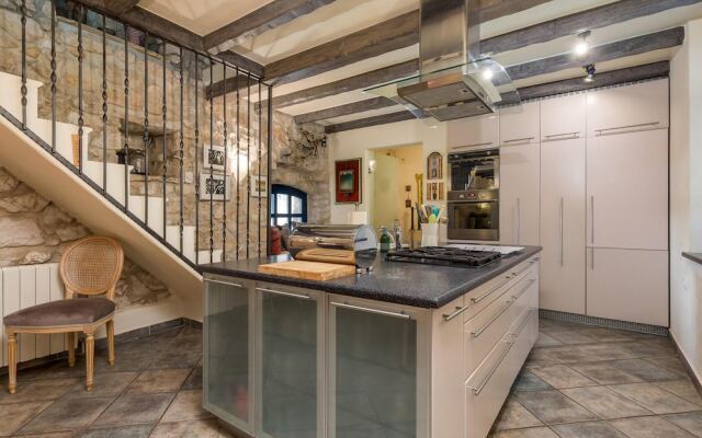 Awesome Home in Dobrinj With Wifi and 2 Bedrooms